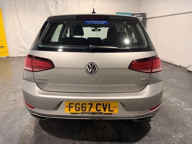 Używany VW Golf VII SE 125 KM (91 kW) 2017 Srebrny Hatchback