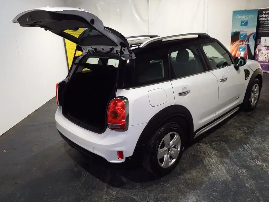 Used Mini Cooper D 150 HP (110 kW) 2018 White Hatchback