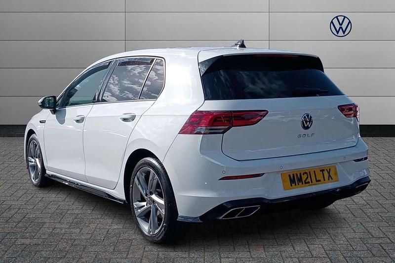 Begagnad VW Golf VII R-line 2021 Vit Halvkombi