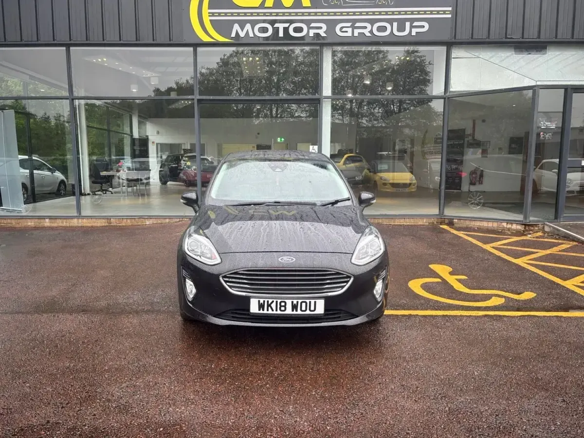 Used Ford Fiesta Titanium 100 HP (73 kW) 2018 Black Hatchback