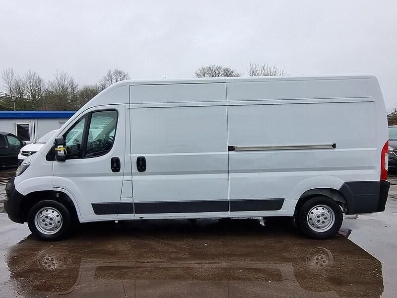 Used Peugeot Boxer 140 HP (102 kW) 2022 White Van
