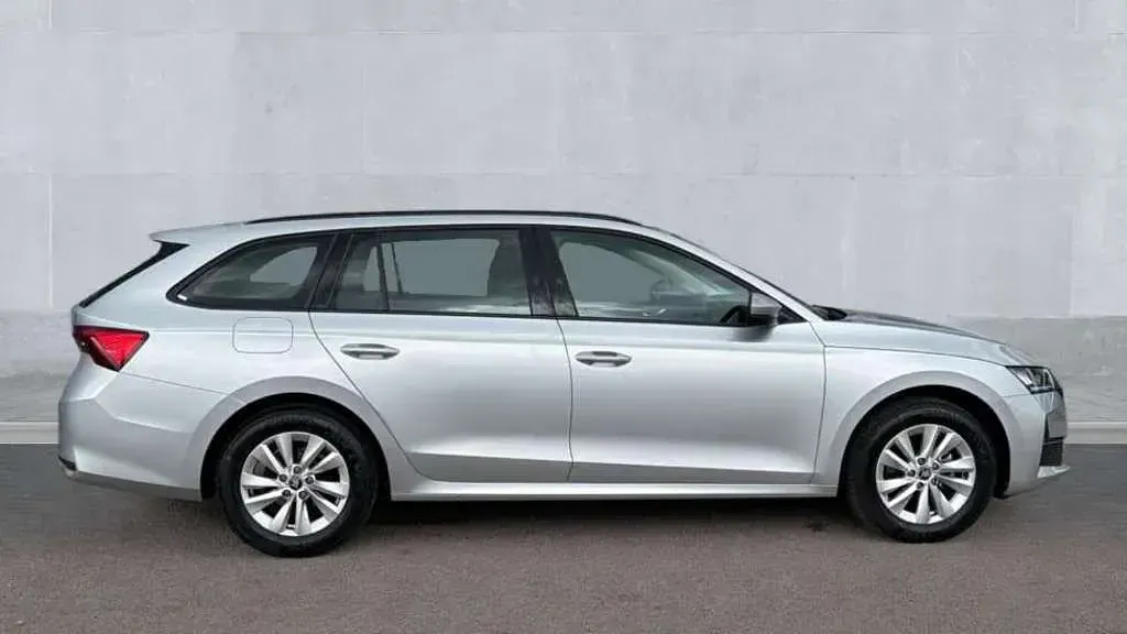 Used Skoda Octavia SE Technology 150 HP (110 kW) 2025 Brilliant silver Estate
