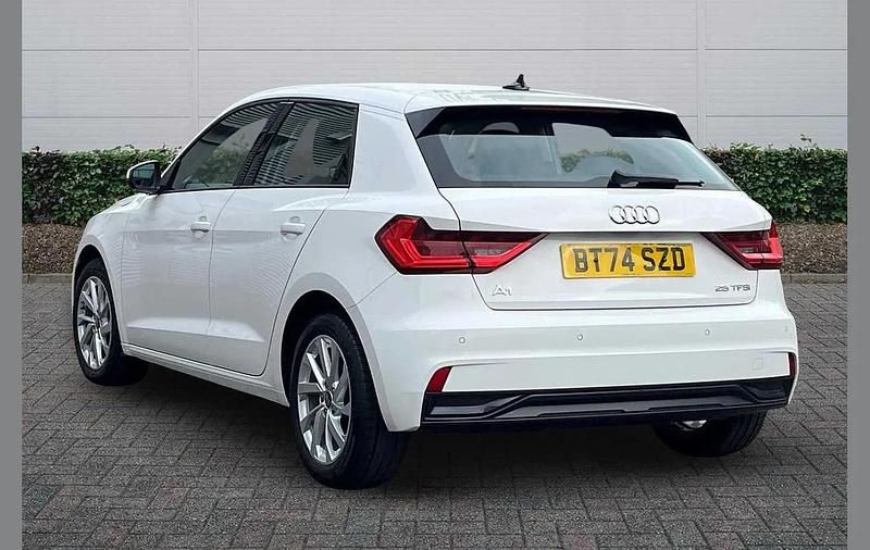 Used Audi A1 Sport 94 HP (69 kW) 2024 White SUV