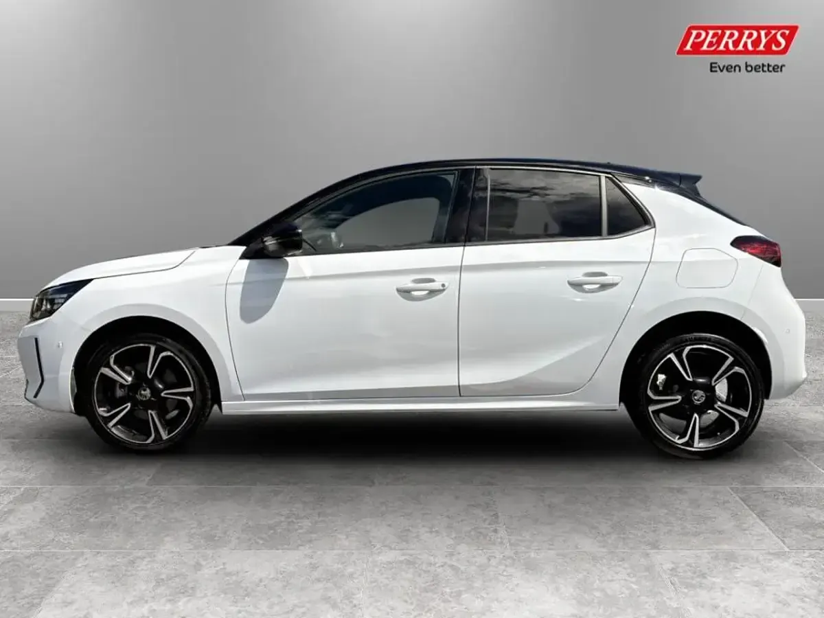 Used Vauxhall Corsa S 101 HP (74 kW) 2024 White Hatchback