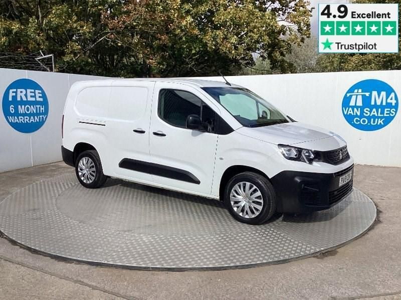White Used 2019 Peugeot Partner MPV | £10,995 (Fair price) - Image 1/4