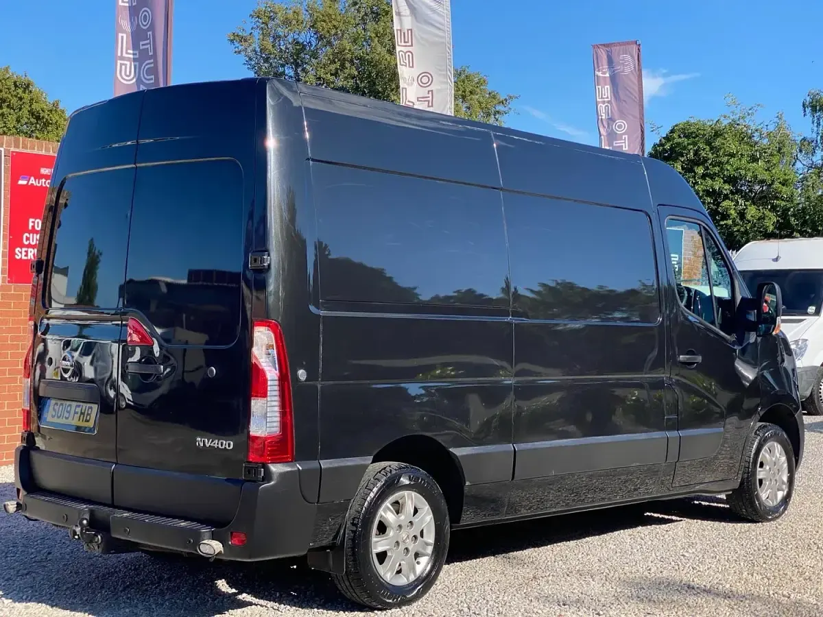 Used Nissan NV400 SE 145 HP (106 kW) 2019 Black Van