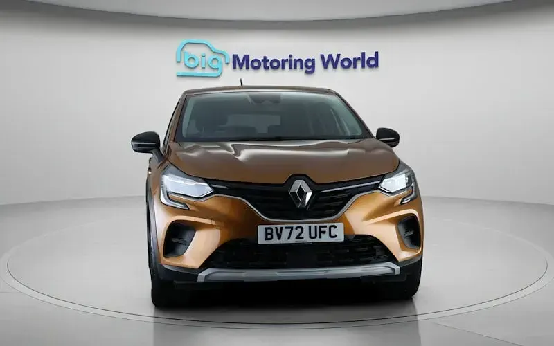 Used Renault Captur Iconic 91 HP (66 kW) 2022 Orange SUV