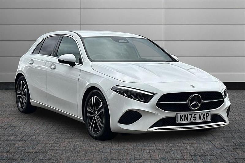 Used Mercedes A200 Executive 163 HP (119 kW) 2025 White Hatchback
