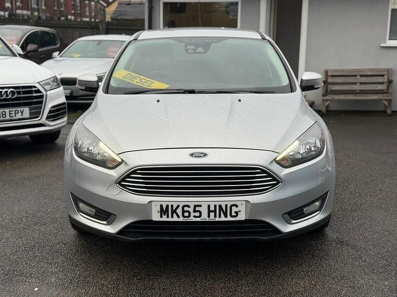 Used Ford Focus Titanium 120 HP (88 kW) 2015 Silver Hatchback