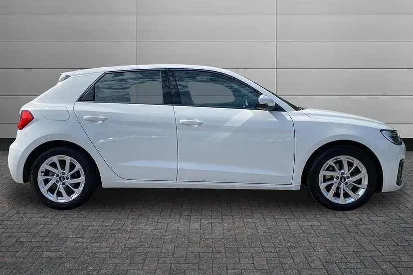 Used Audi A1 Sportback Sport 108 HP (79 kW) 2023 Shell white Hatchback