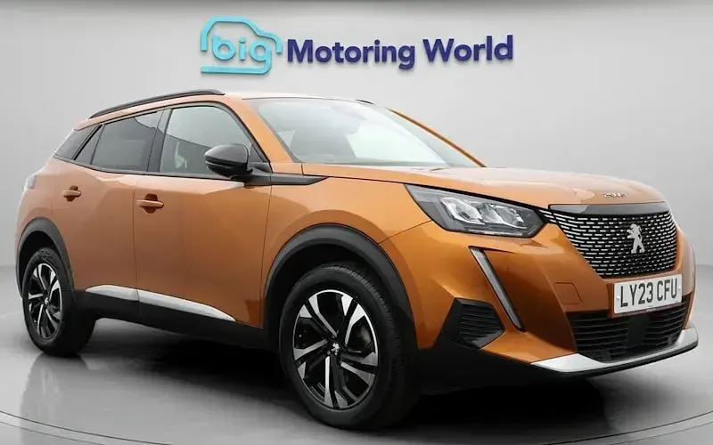 Used Peugeot 2008 Allure+ 101 HP (74 kW) 2023 SUV