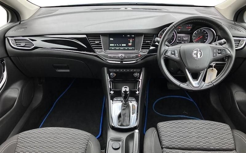 Used Vauxhall Astra SRi 150 HP (110 kW) 2019 Silver Hatchback