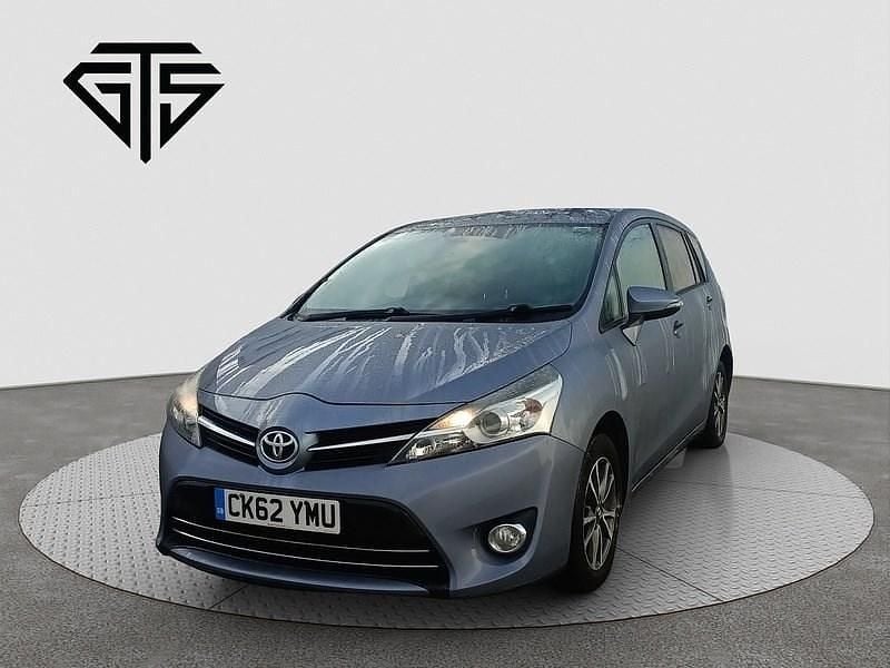 Used Toyota Verso 2013 Blue MPV