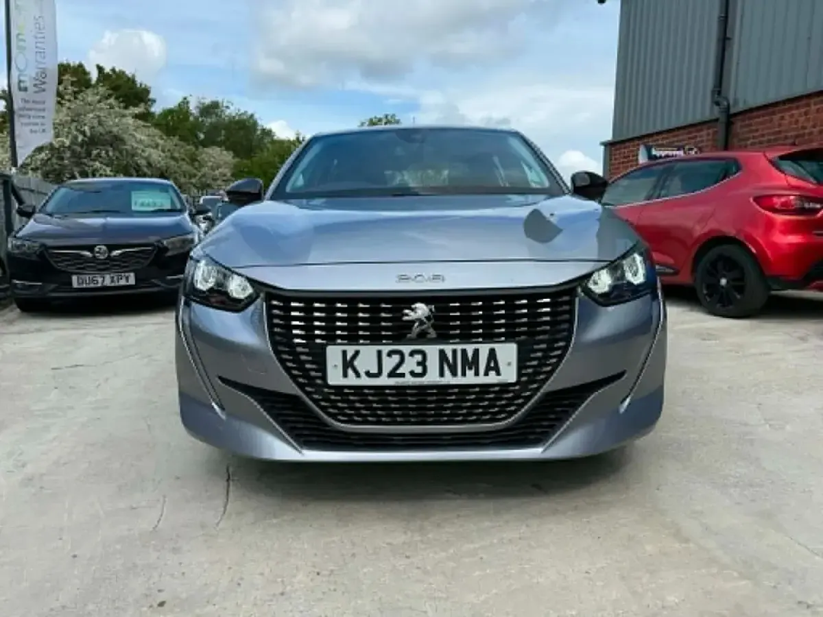 Used Peugeot 208 Allure+ 100 HP (73 kW) 2023 Grey Hatchback