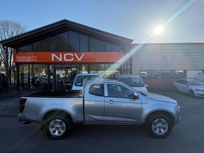 Used Isuzu D-Max 163 HP (119 kW) 2021 Silver Pickup