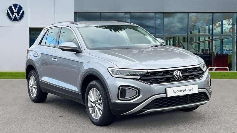 Pyrite silver metallic Used 2024 VW T-Roc Life SUV | £20,382 (Fair price) - Image 1/4