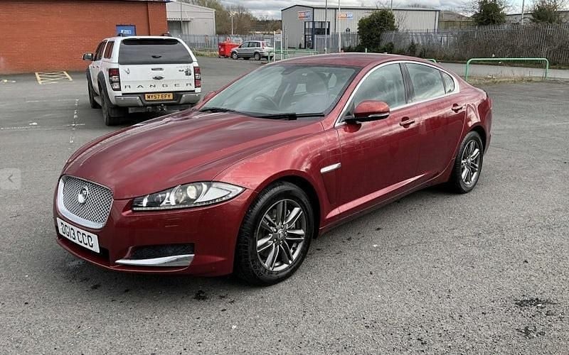 Used Jaguar XF Luxury 163 HP (119 kW) 2015 Sedan