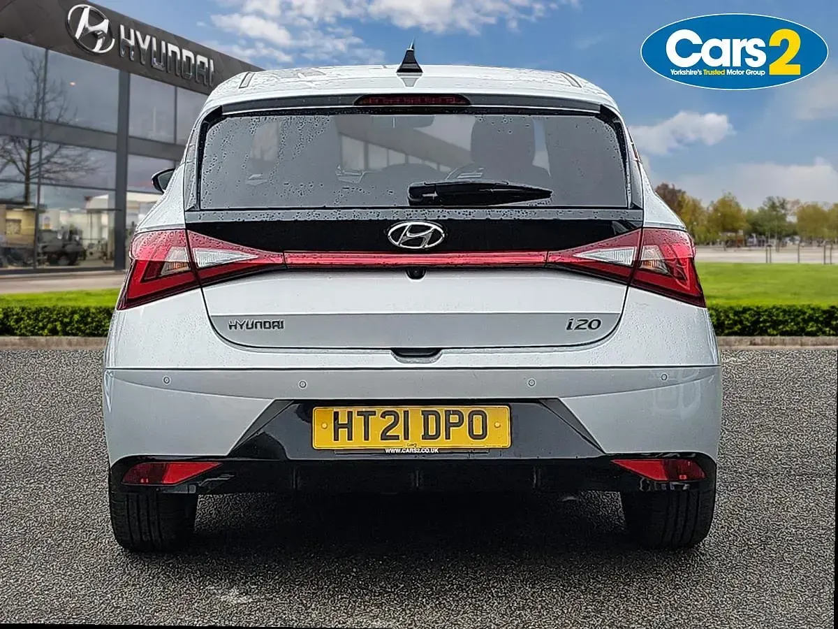 Used Hyundai i20 Premium 99 HP (72 kW) 2021 Silver Hatchback
