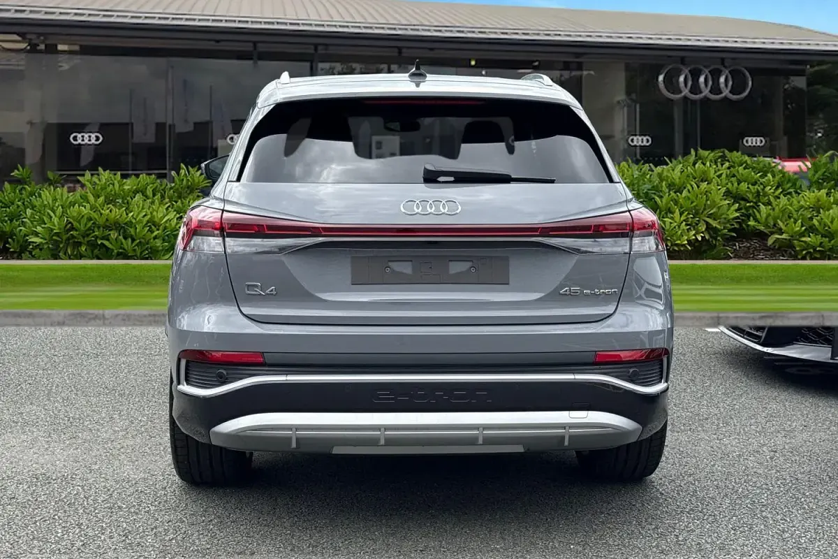 New Audi Q4 e-tron S-Line 210 kW (286 HP) 2026 Grey SUV