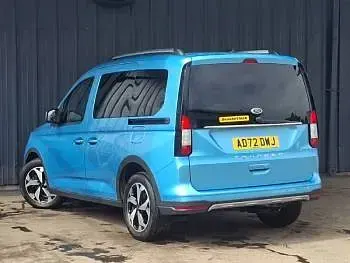 Used Ford Tourneo Active 114 HP (83 kW) 2023 Blue Estate