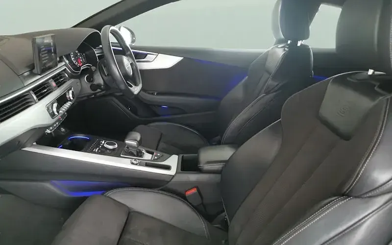Usado Audi A5 S-Line 150 HP (110 kW) 2018 Branco Coupé
