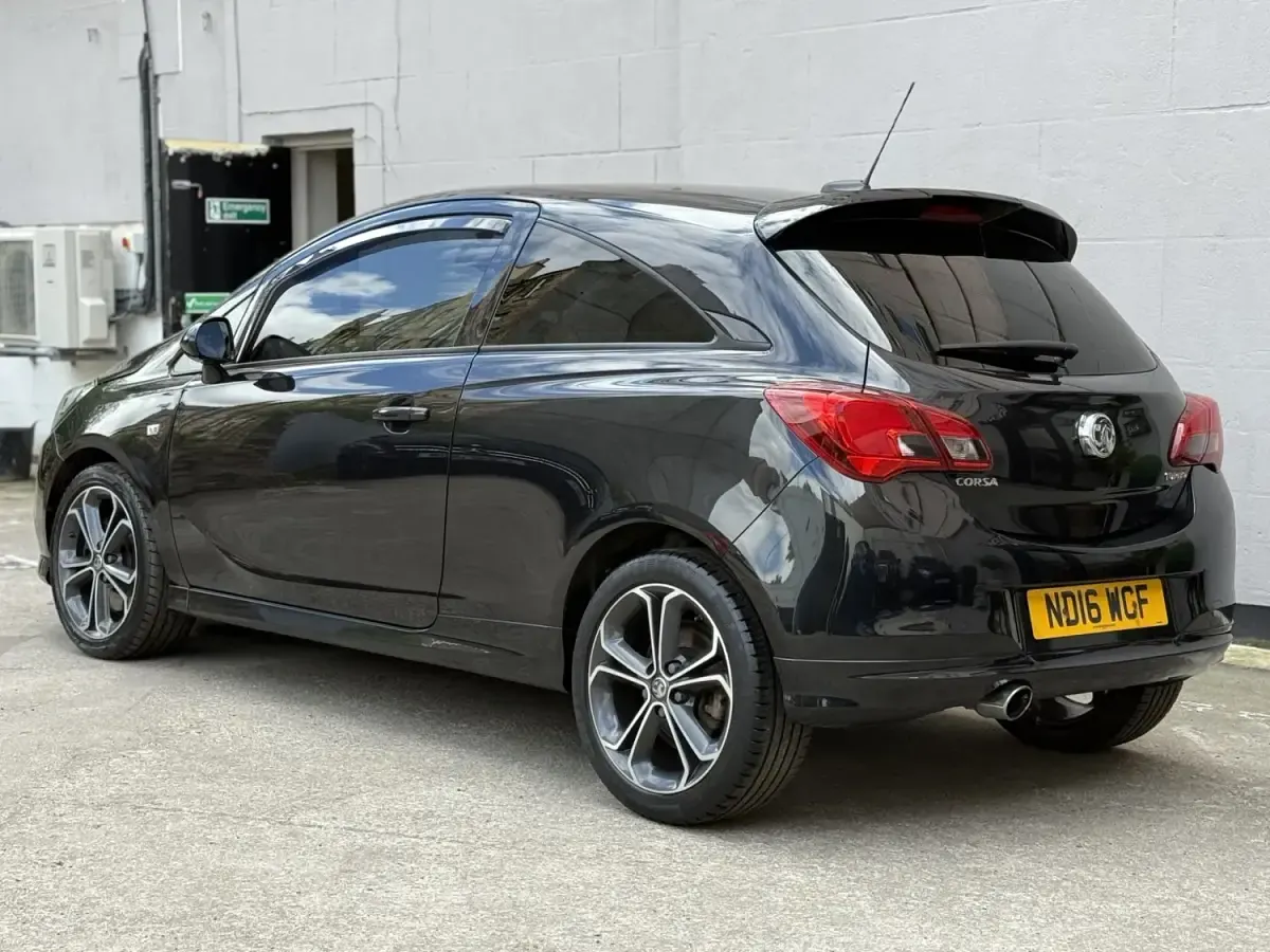 Second-hand Vauxhall Corsa Edition 150 CP (110 kW) 2016 Negru Hatchback