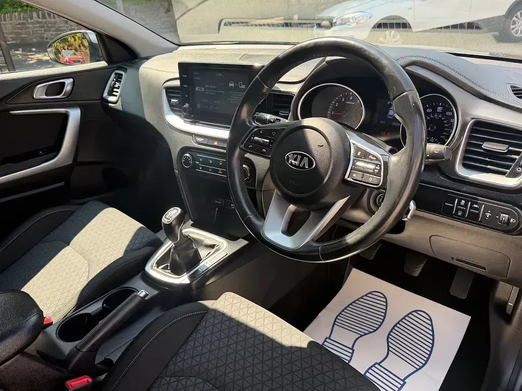 Used Kia XCeed 120 HP (88 kW) 2019 Silver SUV