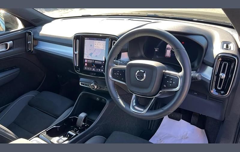 Used Volvo XC40 Plus 161 HP (118 kW) 2025 Black SUV