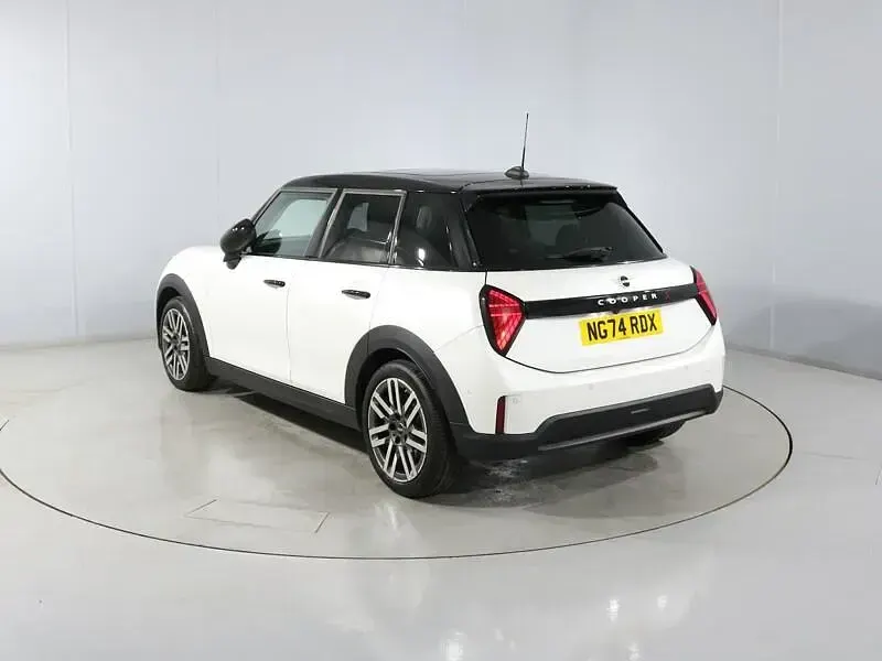 Used Mini Cooper S Hatch 201 HP (147 kW) 2025 White Hatchback