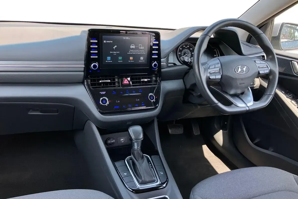 Used Hyundai Ioniq SE 141 HP (103 kW) 2020 Silver Hatchback