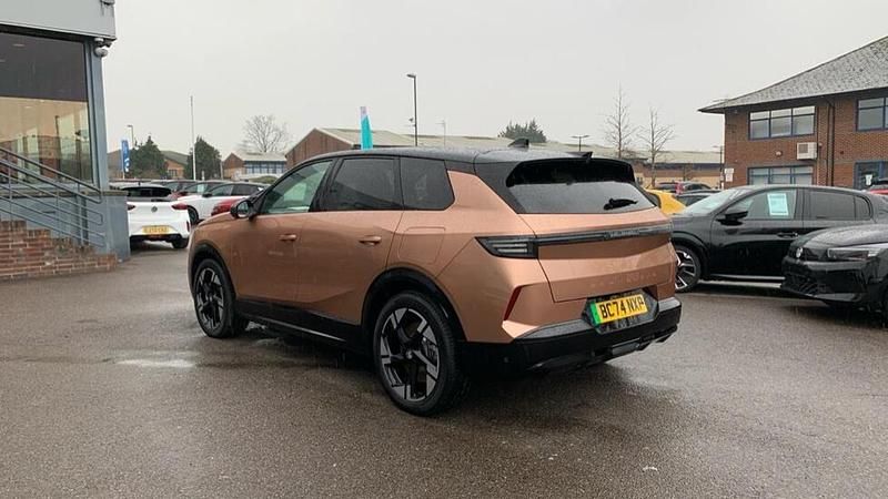 Second-hand Vauxhall Grandland Ultimate 154 kW (210 CP) 2025 Maro SUV