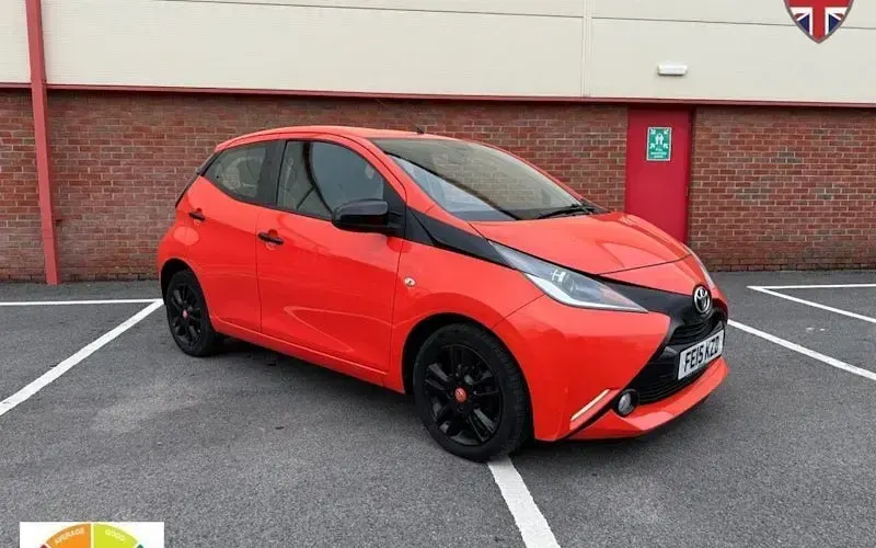 Usado Toyota Aygo X-cite 69 HP (50 kW) 2015 Citadino