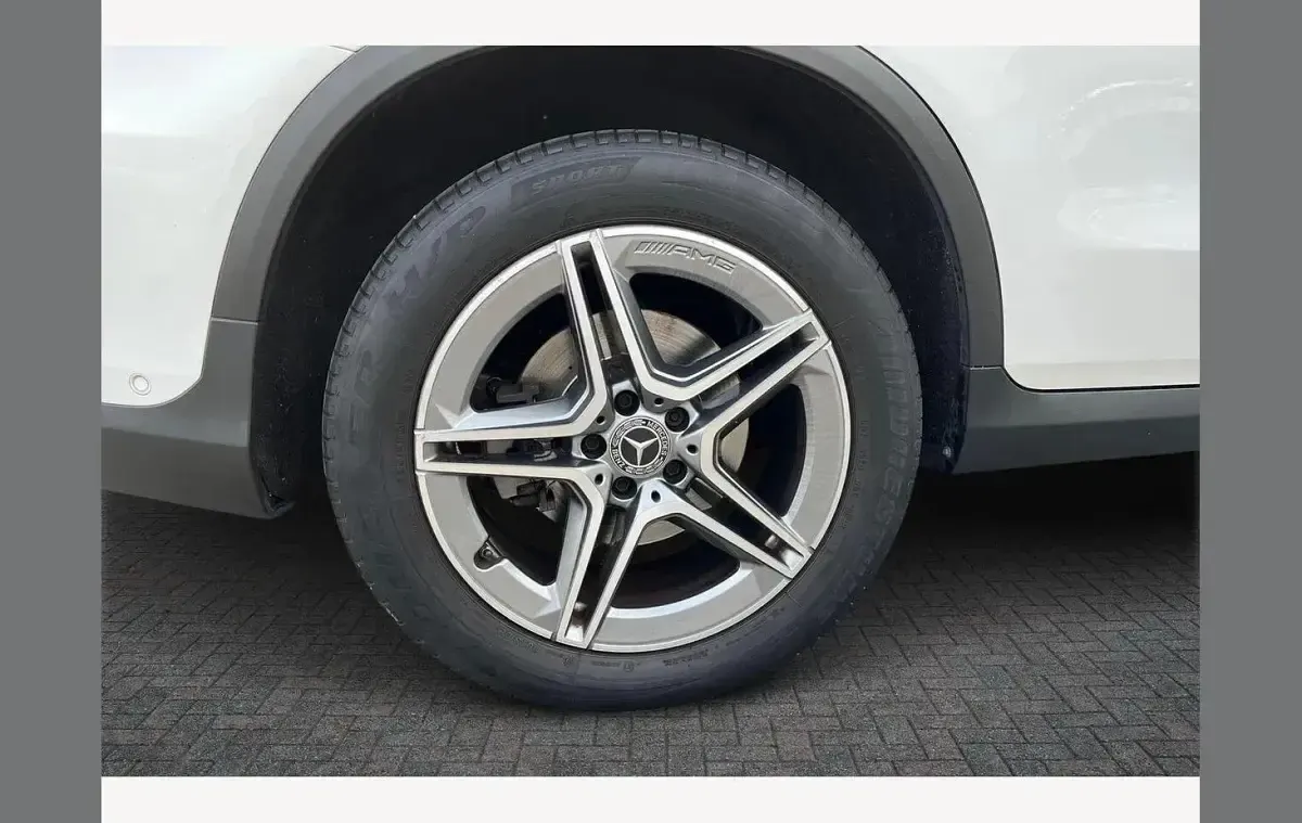 Usado Mercedes GLC220 AMG line 191 HP (140 kW) 2020 Branco SUV