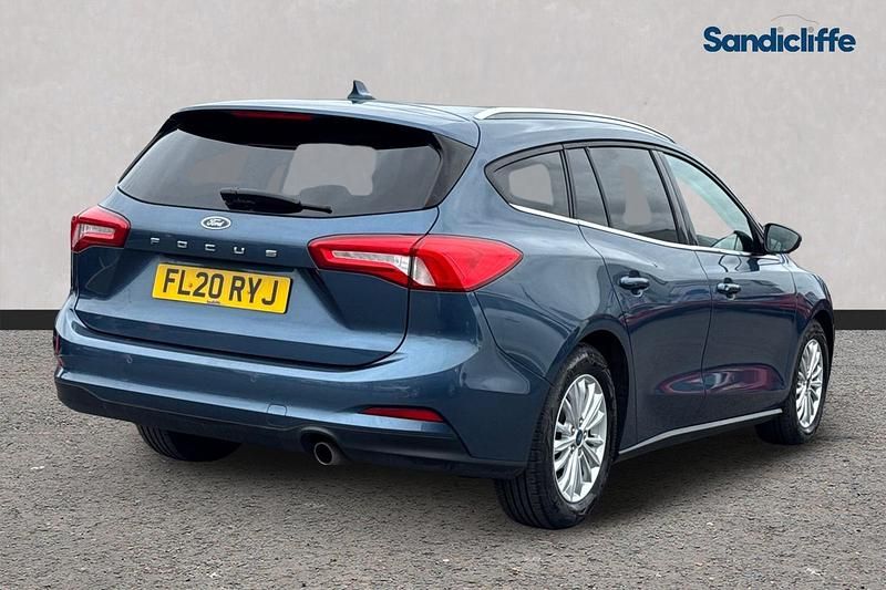 Used Ford Focus Titanium 125 HP (91 kW) 2020 Chrome blue (premium paint) Estate