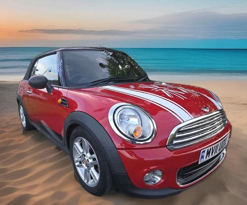 Begagnad Mini ONE 98 HK (72 kW) 2011 Röd Halvkombi