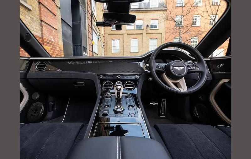 Used Bentley Flying Spur 635 HP (467 kW) 2020 Black Sedan