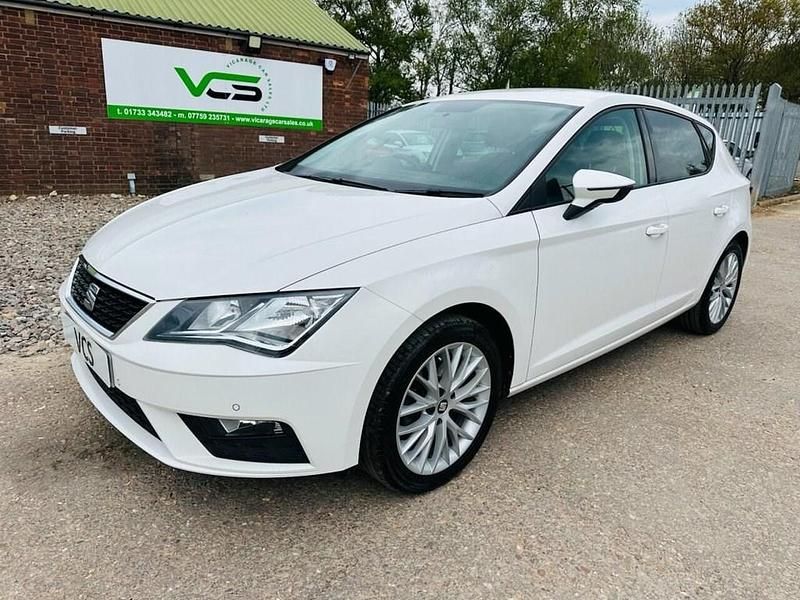 Used Seat Leon SE Dynamic 115 HP (84 kW) 2020 White Hatchback