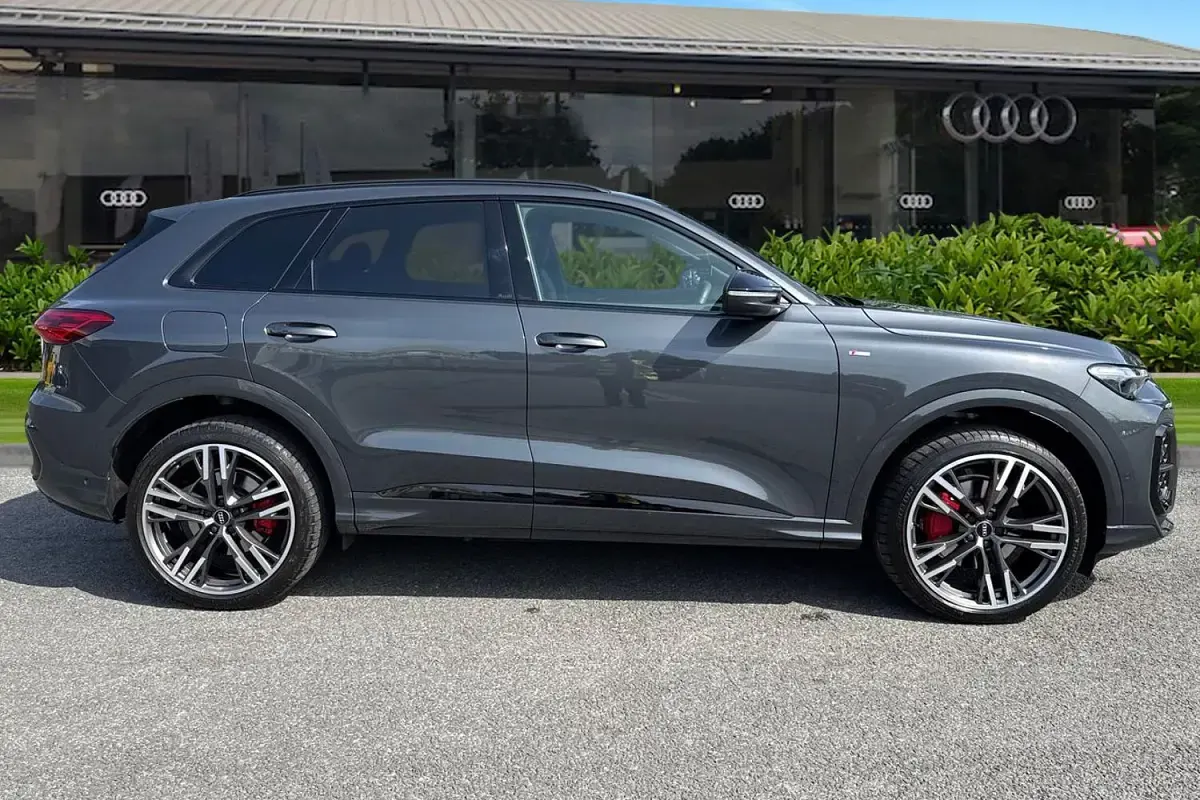 Used Audi Q5 Advanced 204 HP (150 kW) 2026 Grey SUV