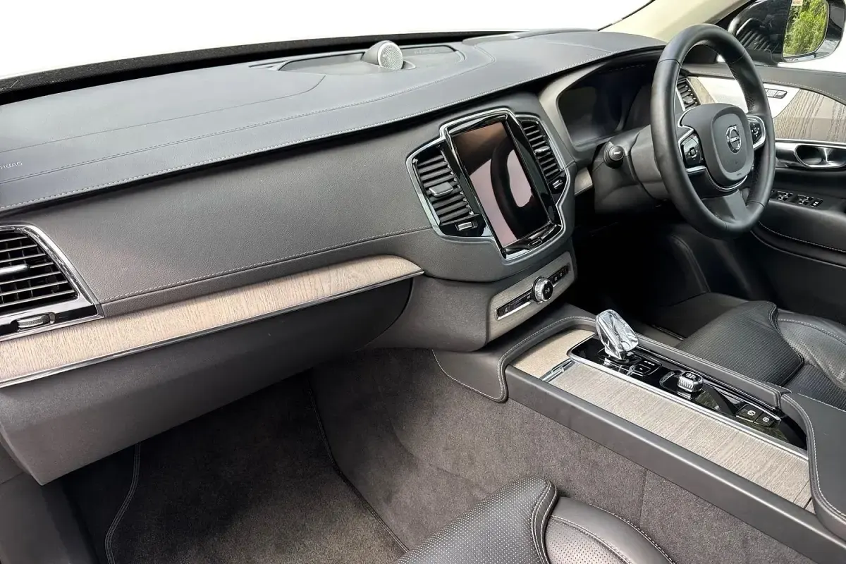 Used Volvo XC90 Ultra 449 HP (330 kW) 2024 Silver dawn SUV
