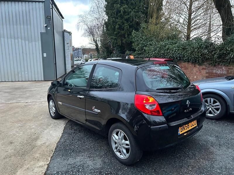 Used Renault Clio II Rip Curl 2008 Black Hatchback