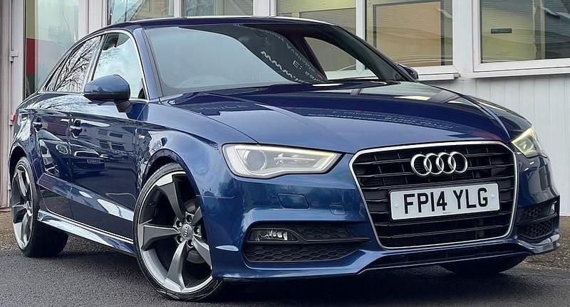 Usado Audi A3 S-Line 150 HP (110 kW) 2014 Azul Sedan