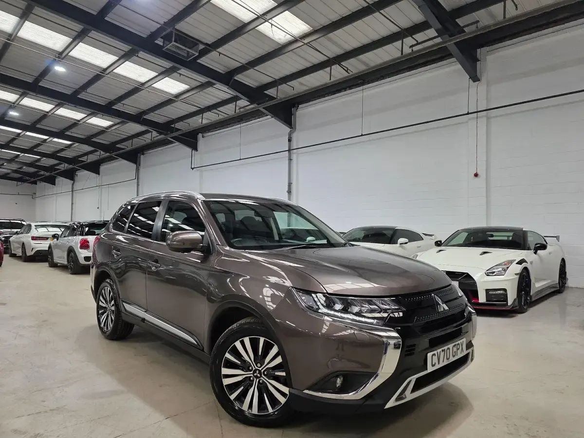 Used Mitsubishi Outlander 150 HP (110 kW) 2020 Brown SUV
