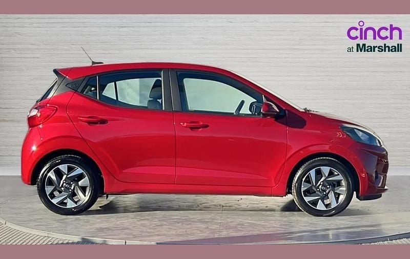 Used Hyundai i10 Advanced 83 HP (61 kW) 2024 Red Hatchback