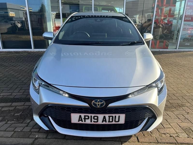 Used Toyota Corolla Design 120 HP (88 kW) 2019 Silver Hatchback