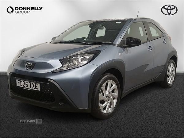 Used Toyota Aygo X PURE 72 HP (52 kW) 2025 Grey SUV
