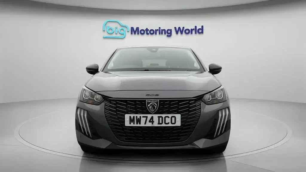 Used Peugeot 208 Allure 101 HP (74 kW) 2024 Grey Hatchback