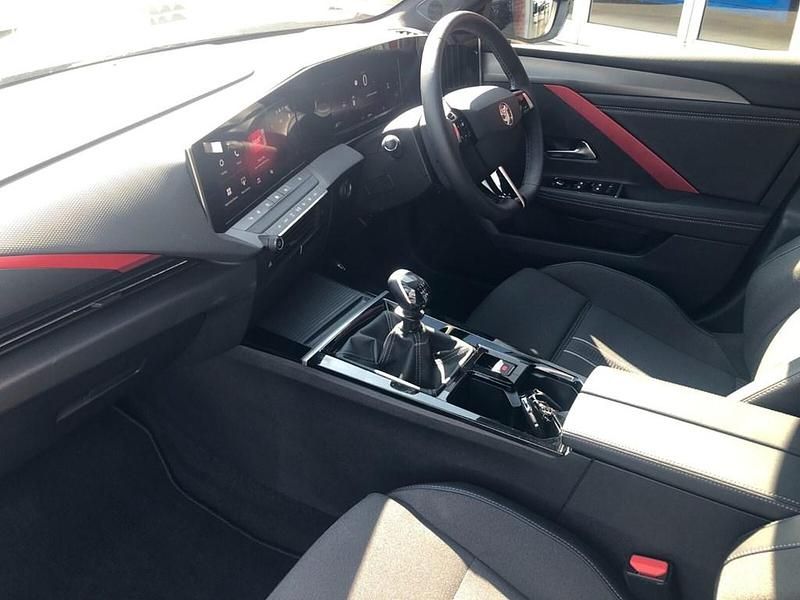 Used Vauxhall Astra GS Line 130 HP (95 kW) 2022 Black Hatchback