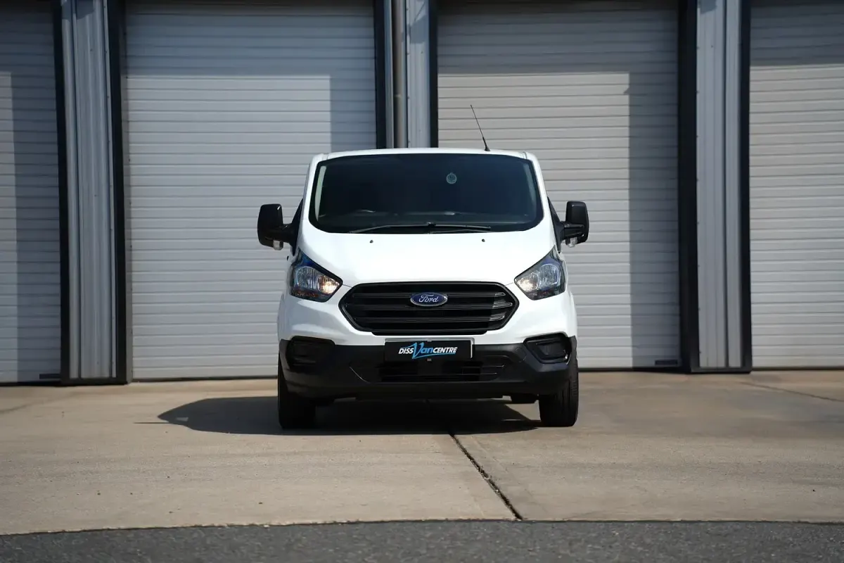 Used Ford Transit Custom 105 HP (77 kW) 2019 White Van