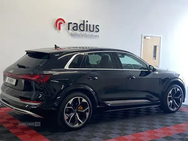 Used Audi e-tron 369 kW (503 HP) 2021 Black SUV