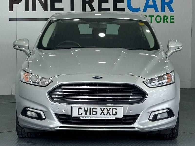 Used Ford Mondeo Zetec 150 HP (110 kW) 2016 Silver Hatchback